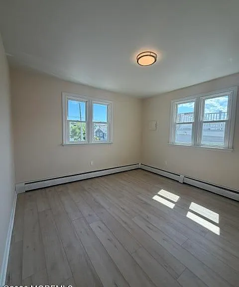 445 E Bayview Ave — Photo 22