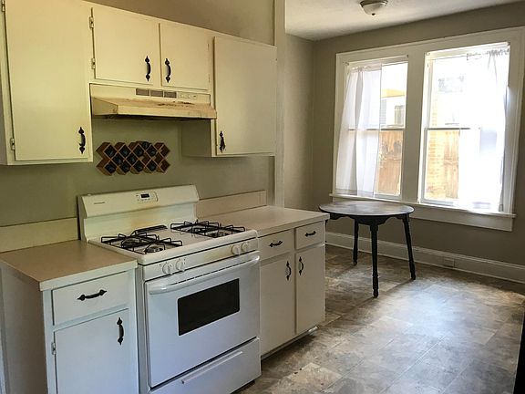 5th image of 248 Washington St