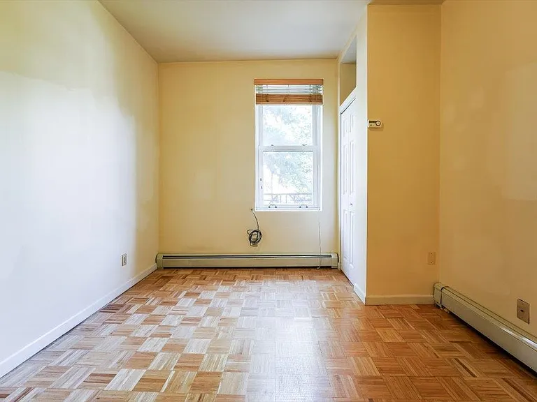 1020 Park Ave #8 — Photo 17