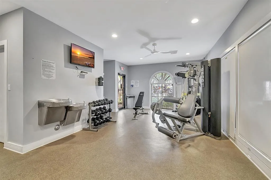 1 bed, 1.0 bath, 527 sqft, $1,600 — Photo 1