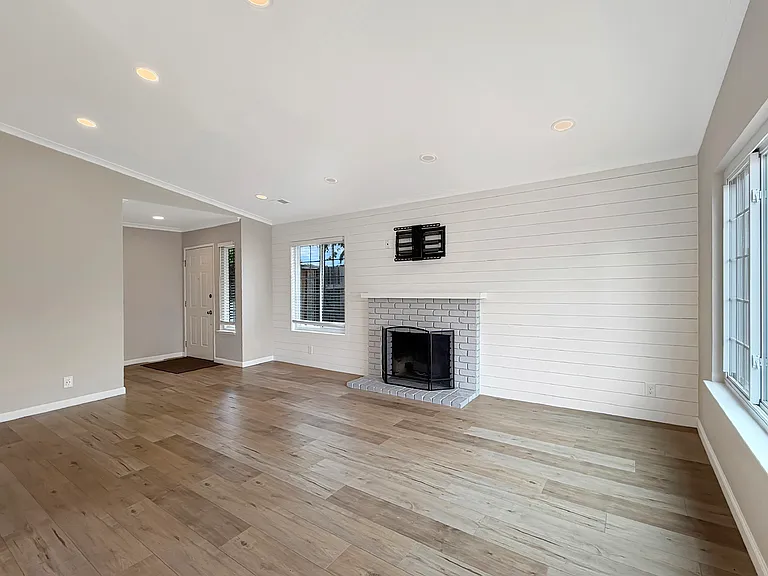 5935 Woodbine Pl — Photo 24