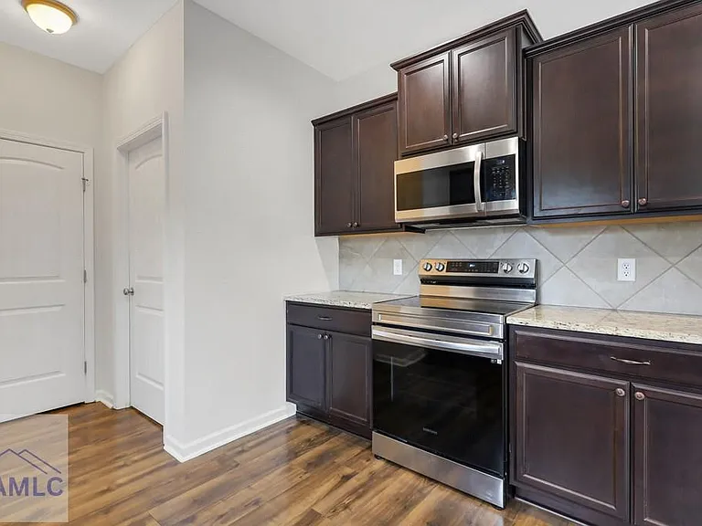 64 Brandonwood Rd NE — Photo 15