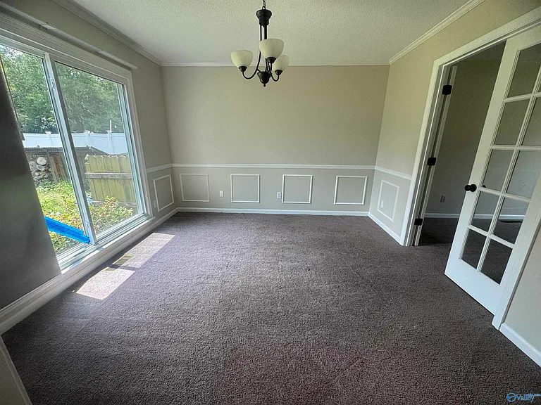 915 Highland Dr — Photo 10