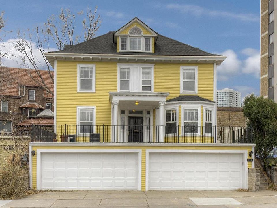 Renovated Duplex in Beautiful Loring Park