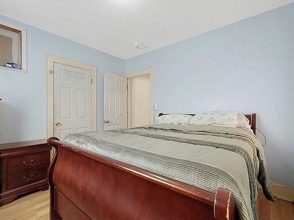5th image of 22 Woodside Ave