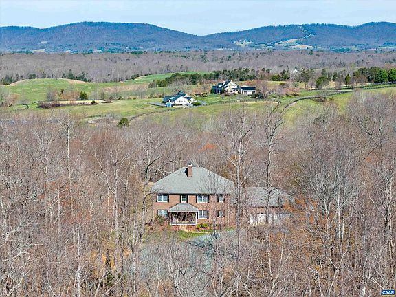 2nd image of 4444 Woods Edge Rd