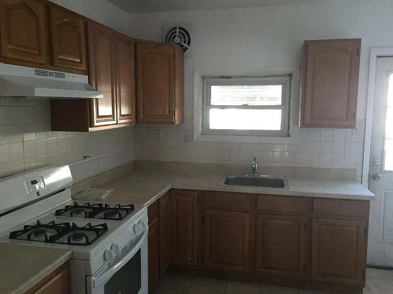 2618 Reed St — Photo 3