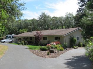 555 Barbara Dr, Grants Pass, OR 97526