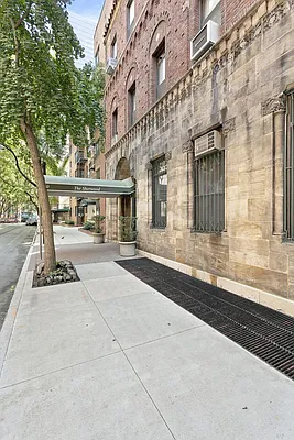 Sold by Compass | media 9