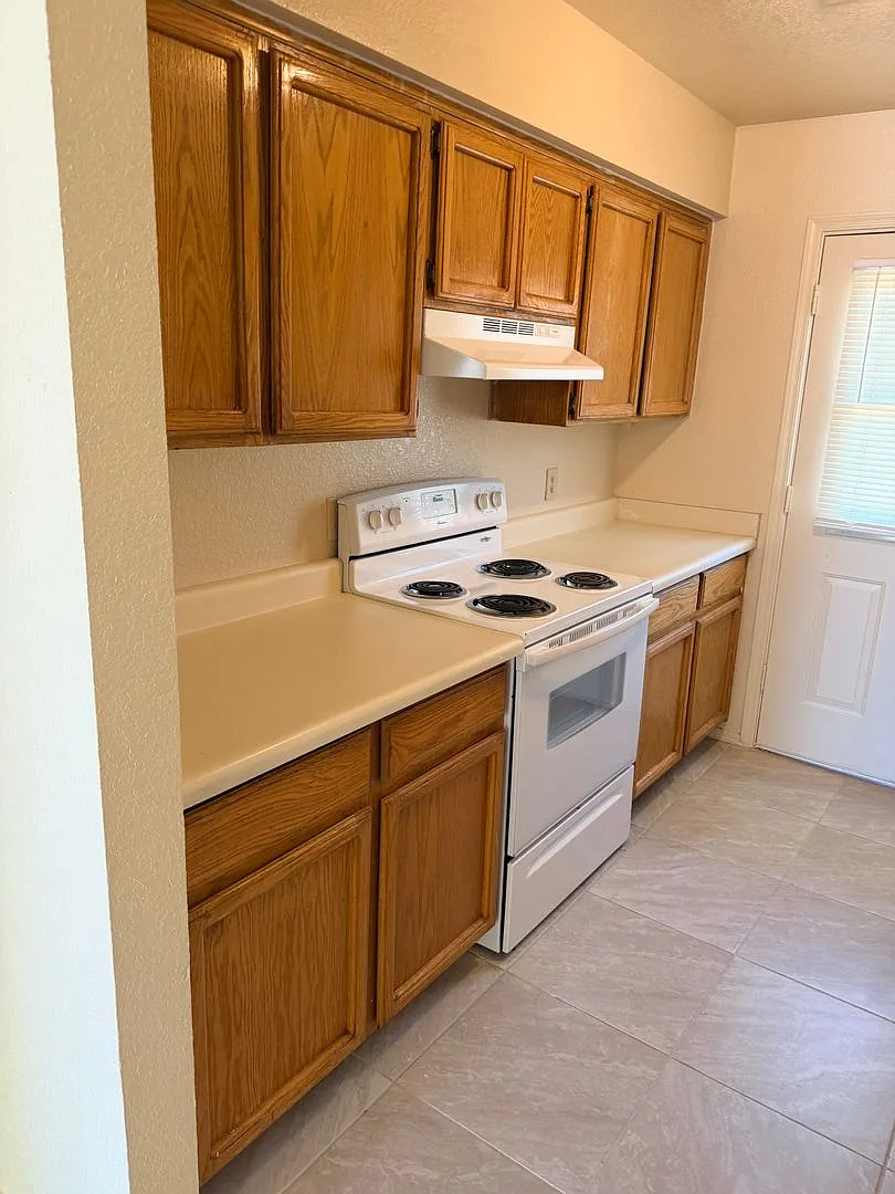 Building Photo - 223 E Jefferson St #1-4