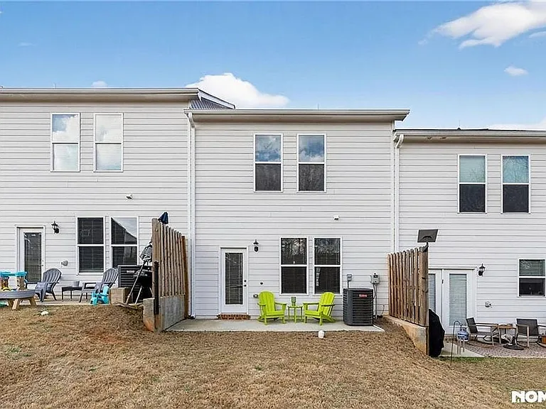 110 Greenview Ct — Photo 12