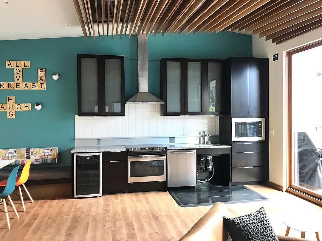 2 bed, 1210 sqft, $4,800 — Photo 1