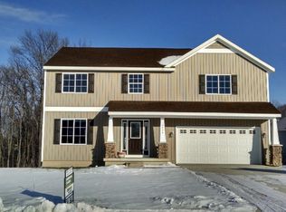 5729 Scotsglen Dr, Caledonia, MI 49316