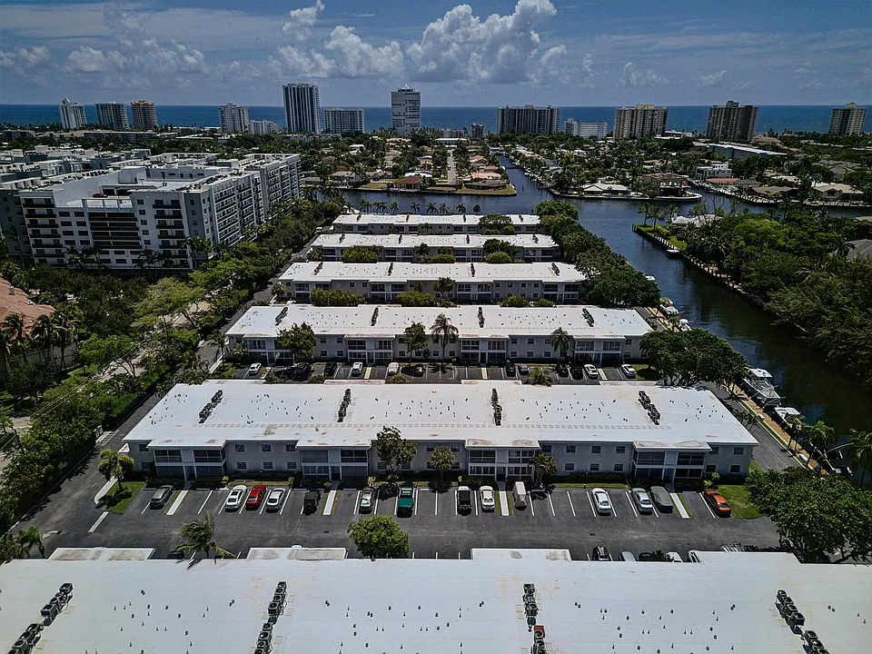 6457 Bay Club Dr #3
