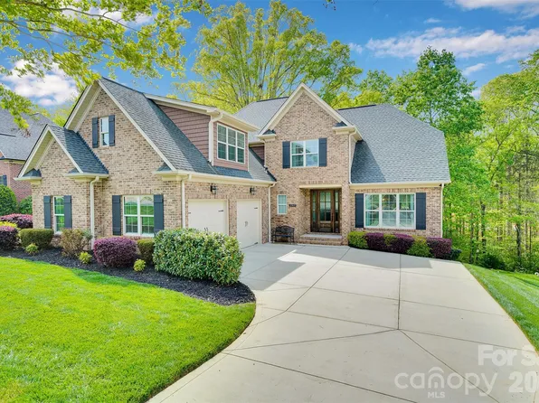 2365 Shiny Leaf Dr, Denver, NC 28037