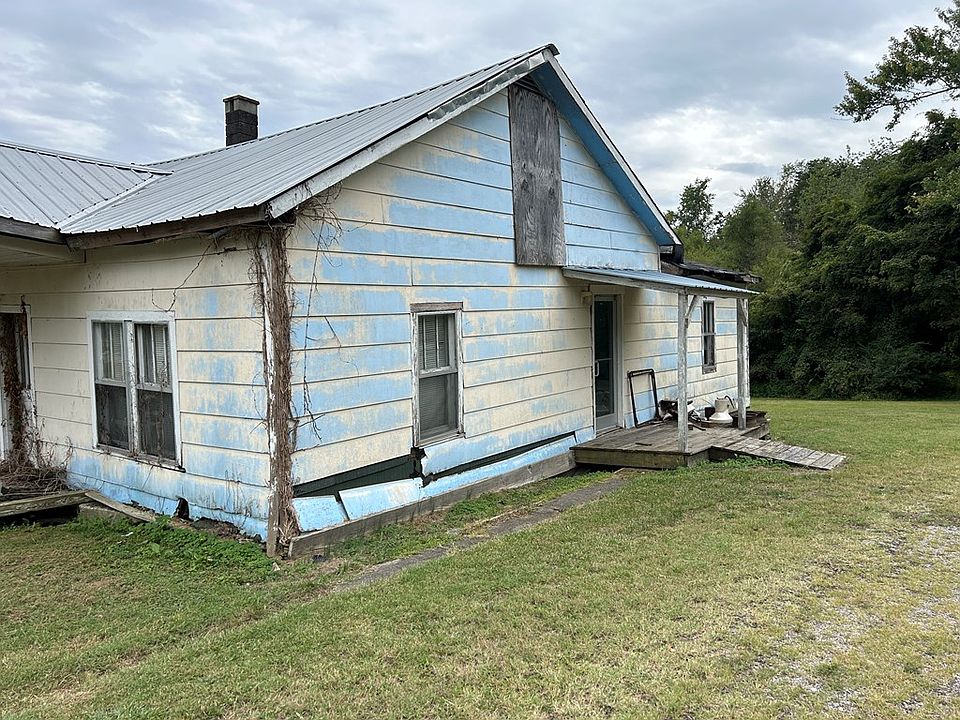 2nd image of 409 Fairgrounds Rd