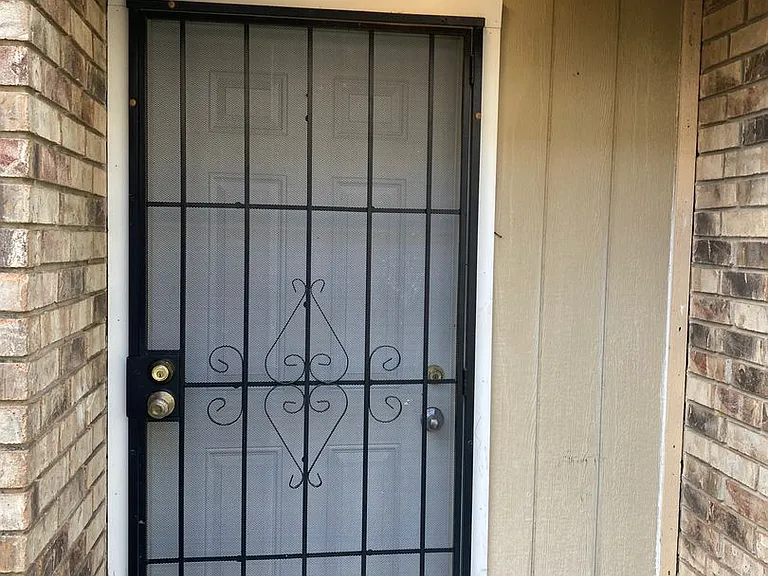 8717 Granite Dr — Photo 3