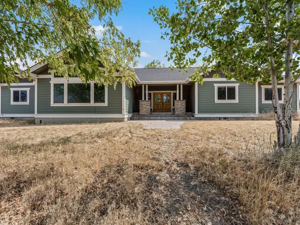 1007 NE Lancaster Dr, Madras, OR 97741