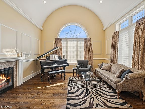 3rd image of 120 Maya Ct