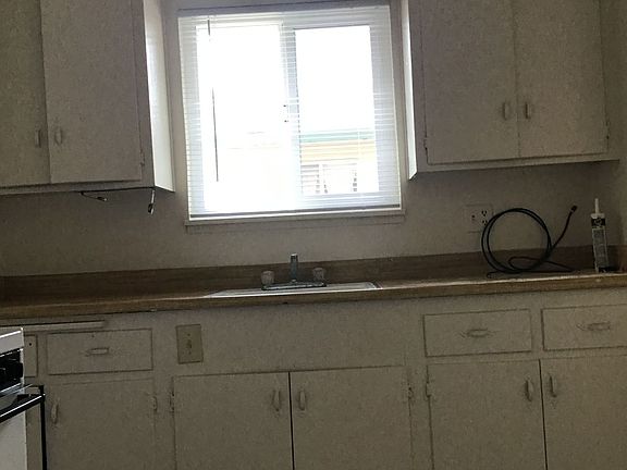 5th image of 1031 F St APT 3