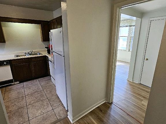 Hallway to kitchen and bedroom
