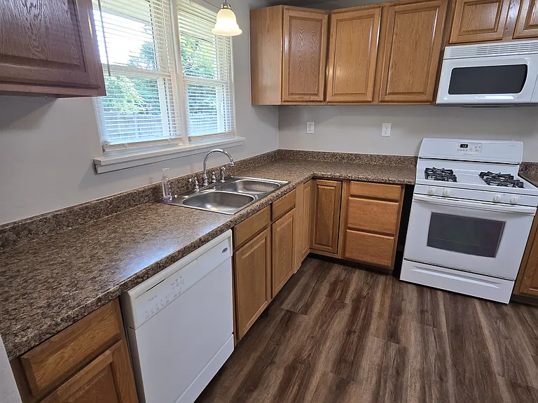 3431 Fullerton Ave — Photo 21