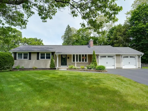 7 Luan Cir, Chelmsford, MA 01824