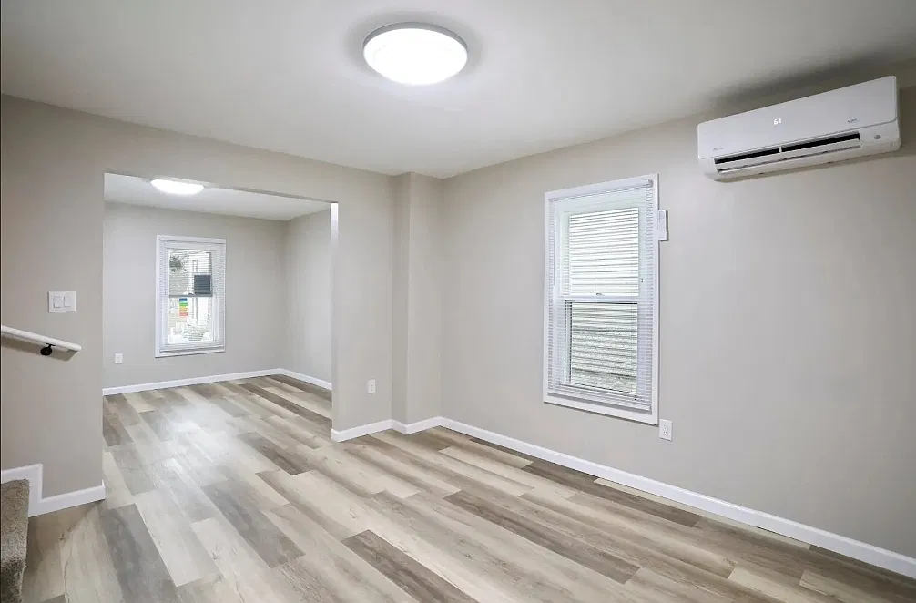 3 bed, 1064 sqft, $1,600 — Photo 2