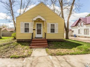 523 E 3rd St, Canton, SD 57013
