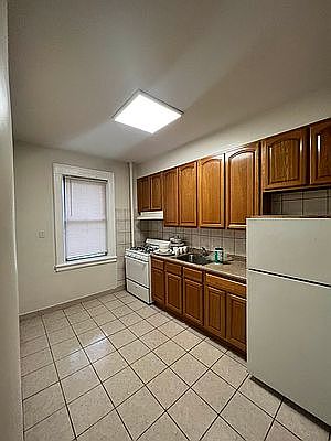 4th image of 4603 31st Ave #1