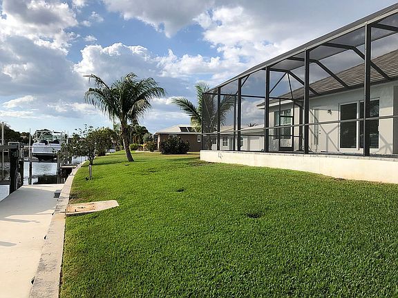 2nd image of 379 Capri Isles Ct