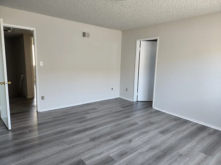 8936 Willis Ave #8 — Photo 6