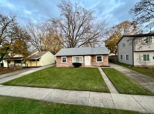 26520 E Belanger St N, Roseville, MI 48066