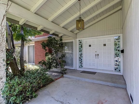4th image of 13171 Via Arriba Dr