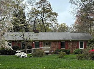 1002 Somerset Pl, Greensboro, NC 27410
