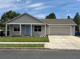 1064 SW 33rd St, Redmond, OR 97756