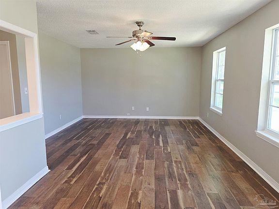 3rd image of 6640 Dallas Ave