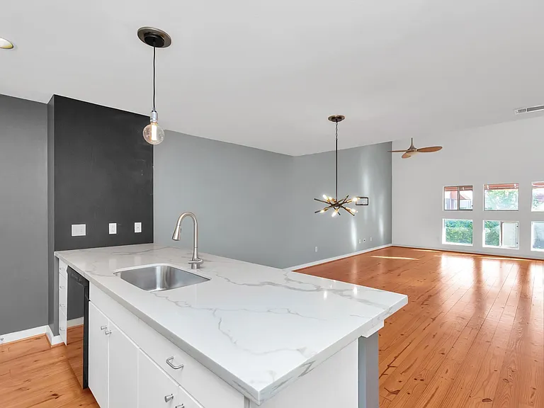 2605 Calumet St #38 — Photo 18