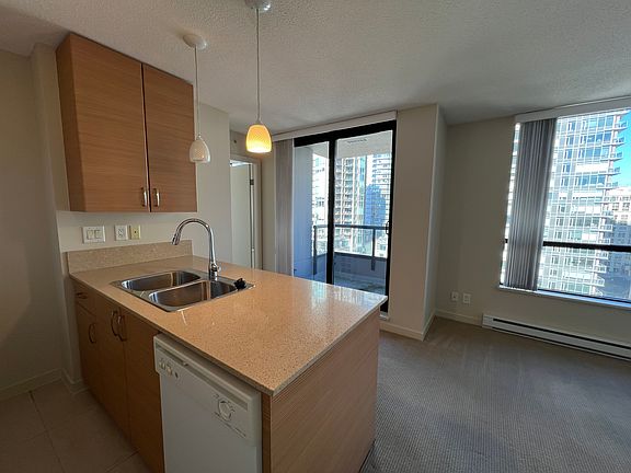 3rd image of 928 Homer St #1504