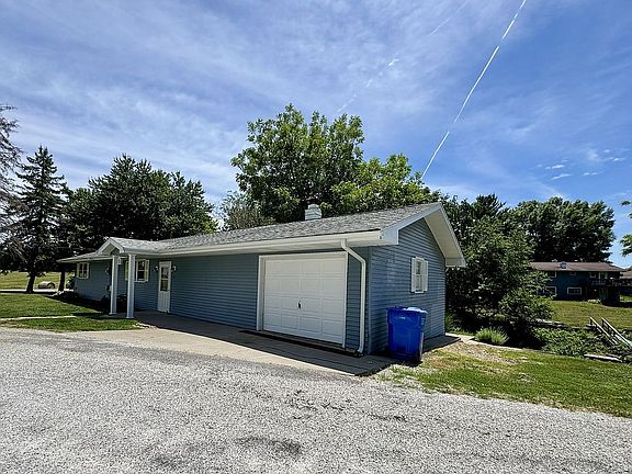 3rd image of 165 Birch Rd