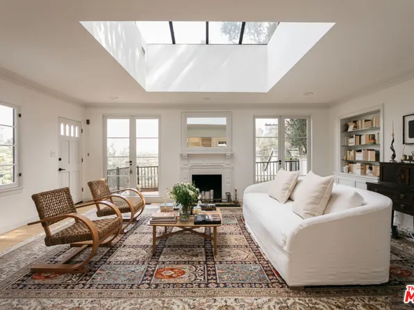 8831 Lookout Mountain Ave, Los Angeles, CA 90046