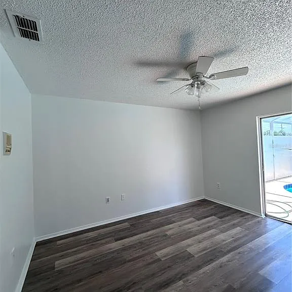 2608 Spring Hill Dr — Photo 37