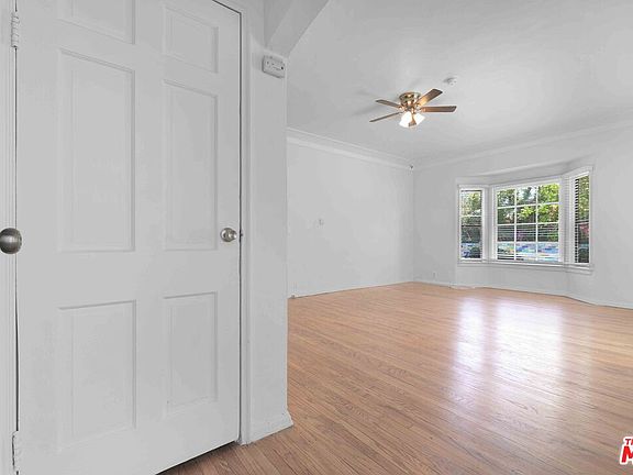 4th image of 2452 W 18th St
