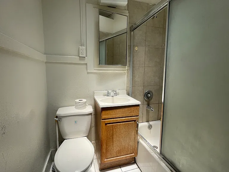939 E 4th St #2 — Photo 13