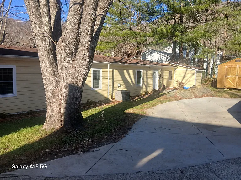 230 Northwest Ave — Photo 12