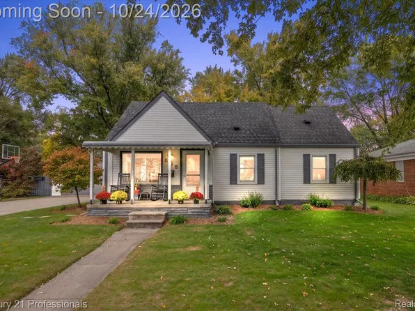 935 Ottawa Dr, Royal Oak, MI 48073