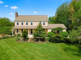 678 Kettle Pond Dr, South Kingstown, RI 02879