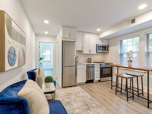 3rd image of 1833 Swann St NW APT 2