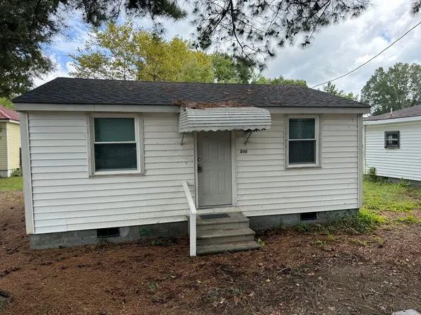 500 McGwigan St, Enfield, NC 27823