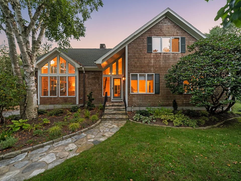 19 Shore Rd